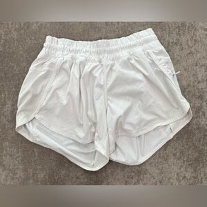 Lululemon Women's Size 8 Tracker Short V 4" White Lined